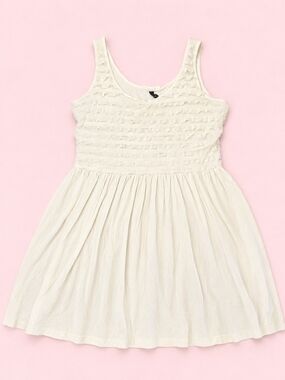 Divided Flowy Cream Top With Ruffles